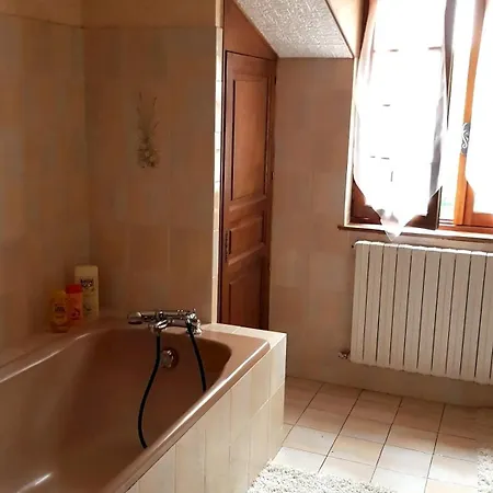 Confortable à Avec Piscine Privée