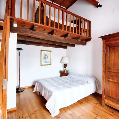 Confortable à Avec Piscine Privée